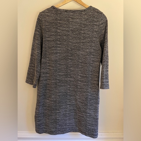 Elegant Gray Long Sleeve Women's Dress - Picture 2 of 4